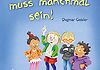 verschiedene Kinder vor blauem Hintergrund